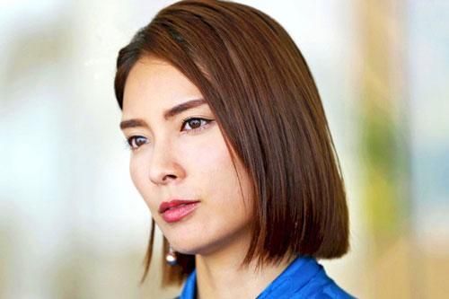 Vừa kết thúc cuộc điện thoại với chồng và còn chưa kịp tắt máy thì câu chuyện vọng lại từ đầu dây bên kia hé lộ một bí mật khiến tôi lạnh người