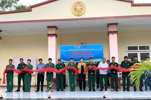 Trao tặng hệ thống điện mặt trời cho Đồn biên phòng Đăk Bô