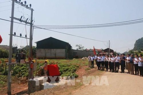 Hơn 1.100 hộ dân được sử dụng điện lưới Quốc gia