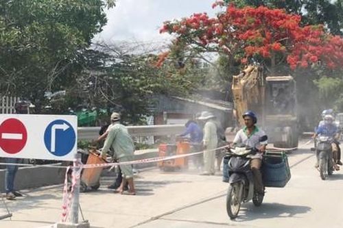 Đường ở An Giang mới làm xong đã đầy vết nứt: Thiết kế chưa phù hợp