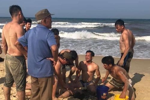 Lao ra cứu người đuối nước, nam thanh niên chết thương tâm cùng nạn nhân