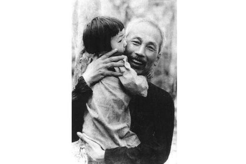 Ca khúc ca ngợi Chủ tịch Hồ Chí Minh: Rộng dài một tình yêu