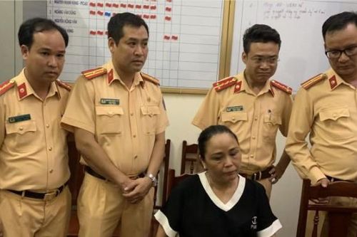 Truy đuổi, bắt giữ 'nữ quái' ôm 2 bánh heroin trên cao tốc Hà Nội -Hải Phòng