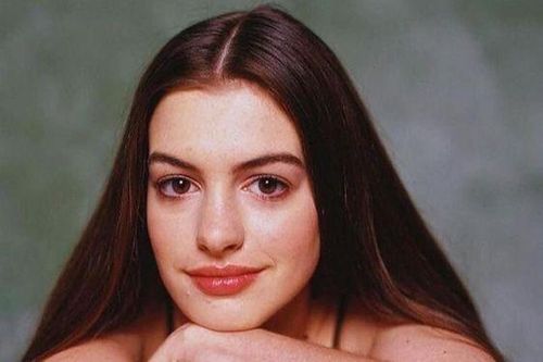 Nhan sắc của Anne Hathaway năm 17 tuổi