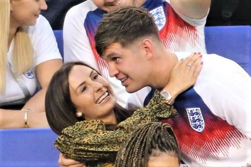 Hậu vệ Man City bị tố quấy rối bạn gái cũ