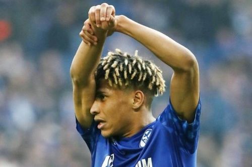 Hậu vệ Schalke bị phát hiện chửi tục với Haaland