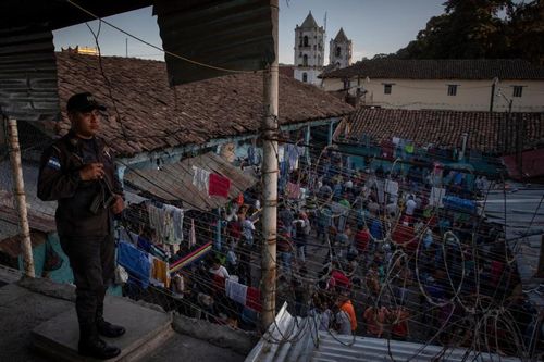 Những nhà tù chật ních ở Honduras giữa đại dịch