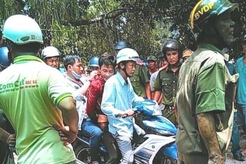 Truy sát cha mẹ vợ rồi chui vào lu nước trốn