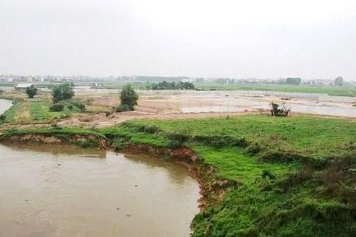 Hà Nội công bố tình trạng khẩn cấp sạt lở bờ hữu sông Cà Lồ