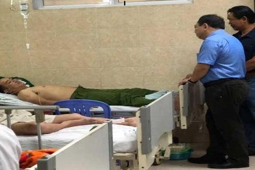 Thượng úy Công an trọng thương khi giải cứu người dân bị kẻ cầm dao khống chế
