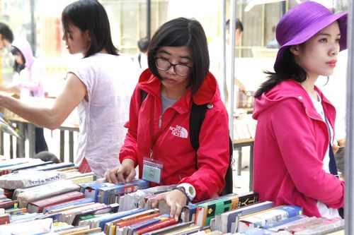 Cạnh tranh trong xuất bản