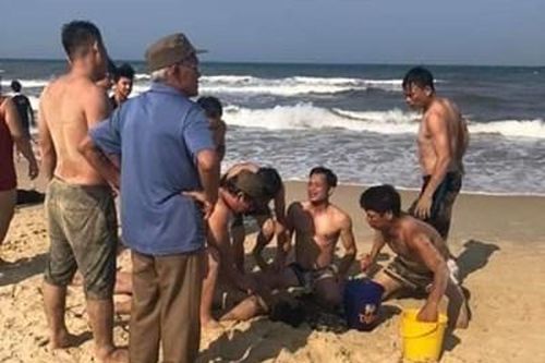 Lao ra biển cứu người đuối nước, 2 người tử vong