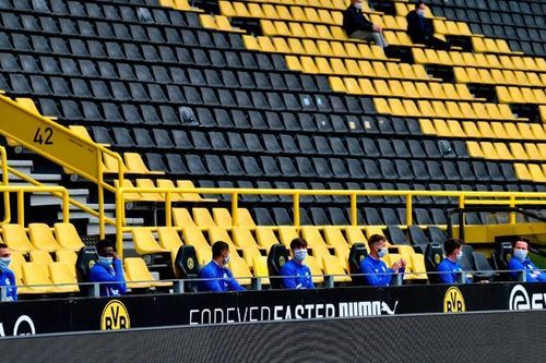 Người dân Đức đón chào giải Bundesliga quay trở lại
