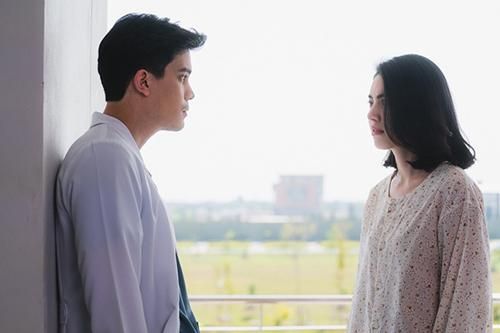 Muốn tạo bất ngờ cho sinh nhật chồng, vợ bí mật chuẩn bị nhưng khi anh trở về lại mang theo một người