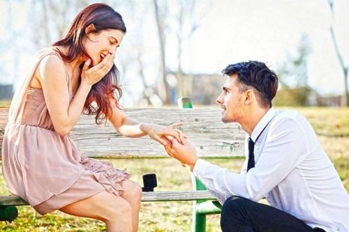 Chuyện lạ đời: Chồng sống với bố mẹ đẻ, thuê nhà trọ cho vợ con ở riêng, cả tháng chu cấp vỏn vẹn 1 triệu