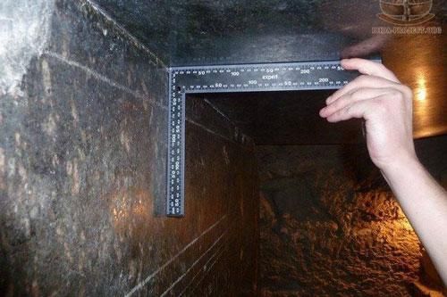 Bí ẩn mê cung cổ đại với những hộp đá vuông hình sắc cạnh khổng lồ nặng hàng trăm tấn