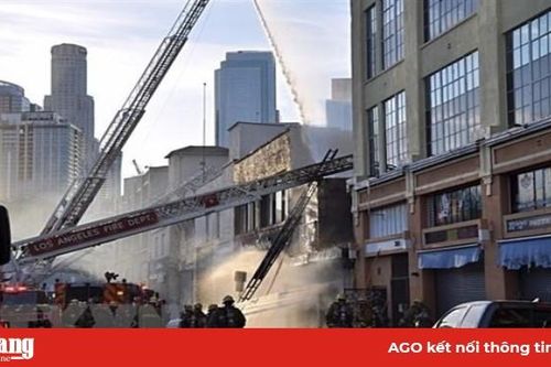 Mỹ: Cháy nổ tại trung tâm Los Angeles, 10 lính cứu hỏa bị thương