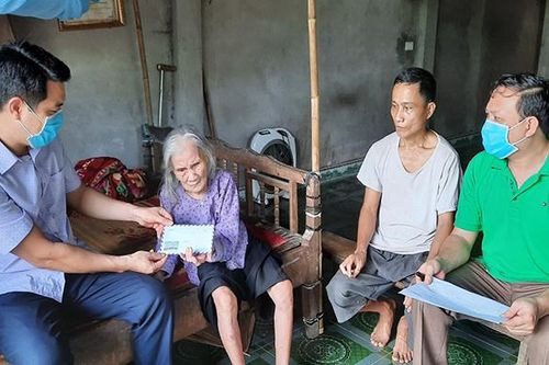 Hỗ trợ kịp thời người dân gặp khó khăn do dịch Covid-19