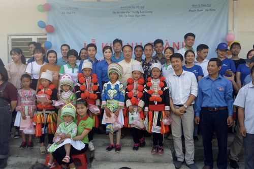 Khánh thành và đưa vào sử dụng phòng học tại điểm trường Khuổi Phìn