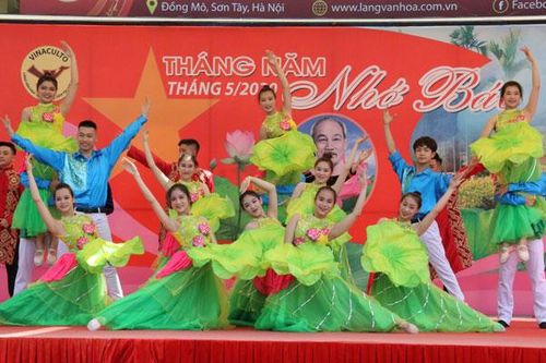 Cảm xúc từ những 'điểm hẹn tháng Năm'