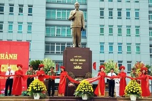 Công an tỉnh Nam Định khánh thành tượng đài Chủ tịch Hồ Chí Minh