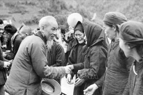 Hồ Chí Minh: Người theo chủ nghĩa dân tộc hay chiến sĩ cộng sản?
