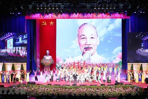 Tổ chức trọng thể Lễ kỷ niệm 130 năm Ngày sinh Chủ tịch Hồ Chí Minh