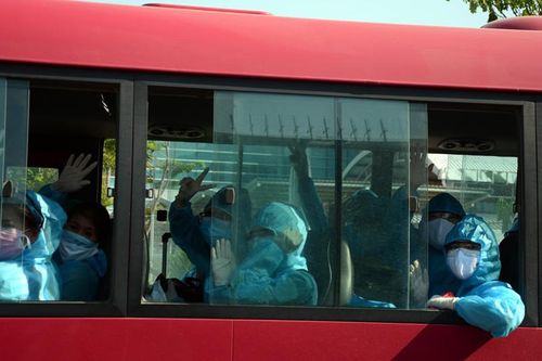 202 công dân Việt Nam về từ Tây Ban Nha và Đức đều âm tính với SARS-CoV-2