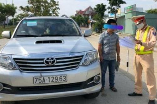 Đà Nẵng: Bắt giữ xe kinh doanh dịch vụ vận tải 'trá hình'