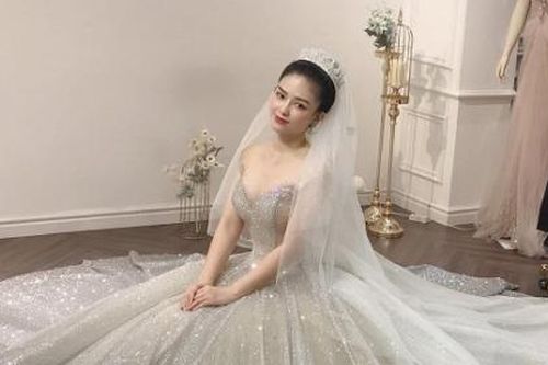 Dương Hoàng Yến tung ảnh mặc váy cưới xinh đẹp xác nhận chuyện kết hôn