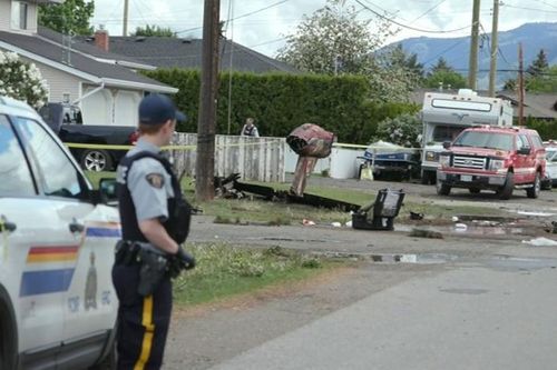 Bay cổ động chống COVID-19, máy bay Không quân Canada rơi, 2 người thương vong