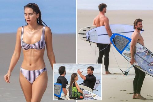 Bạn gái mặc bikini đẹp như mộng bên Liam Hemsworth