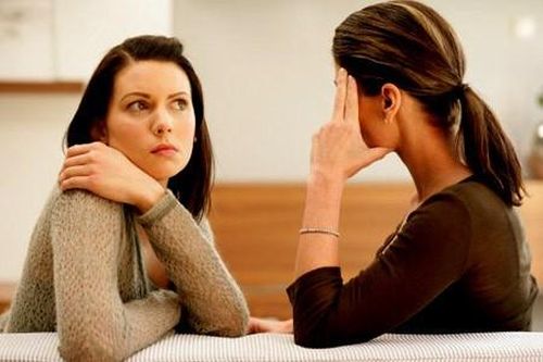 Chị chồng 'hành' em dâu tơi tả vì 'tội' giống người yêu cũ của anh rể
