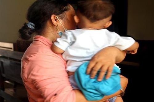 Gặp cha ở chốn công đường