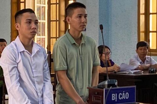 Dùng súng đe dọa tài xế, cướp taxi trong đêm