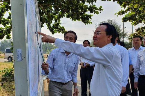Bộ trưởng Bộ GDĐT Phùng Xuân Nhạ kiểm tra thực địa Dự án Làng Đại học Đà Nẵng