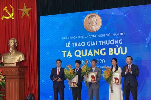 Trao Giải thưởng Tạ Quang Bửu 2020 cho ba nhà khoa học