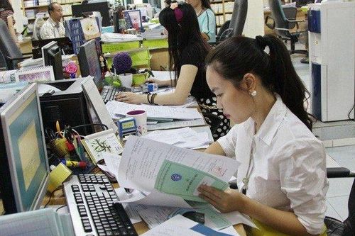 Điều chỉnh lương tháng đóng BHXH, lương hưu bị ảnh hưởng ra sao?