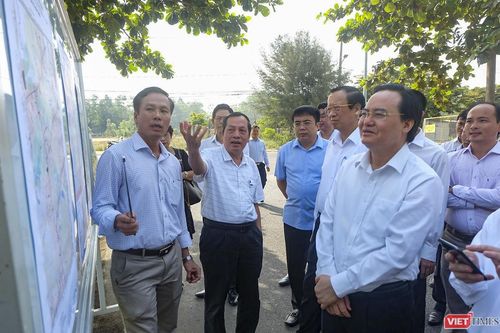 Bộ Trưởng Bộ GD&ĐT Phùng Xuân Nhạ đi kiểm tra tiến độ Dự án Làng Đại học Đà Nẵng
