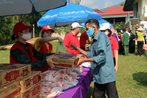 'Chợ nhân đạo' cho hộ dân khó khăn xã Noong Luống