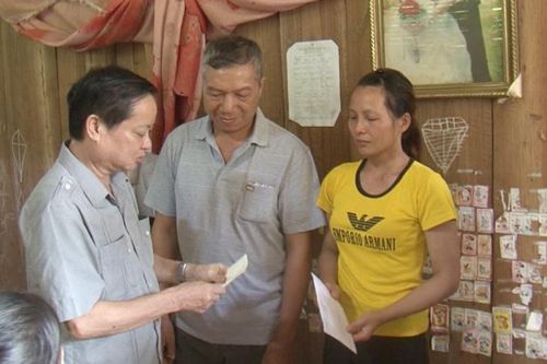 Hỗ trợ gia đình cháu bé lớp 1 bị đuối nước