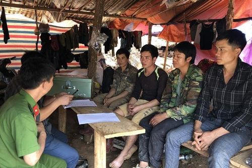 Nhiều điểm khai thác vàng trái phép ở Sơn La