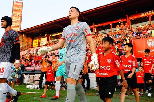 Thai League xếp ngang hàng với dịch vụ massage, không thể trở lại sớm