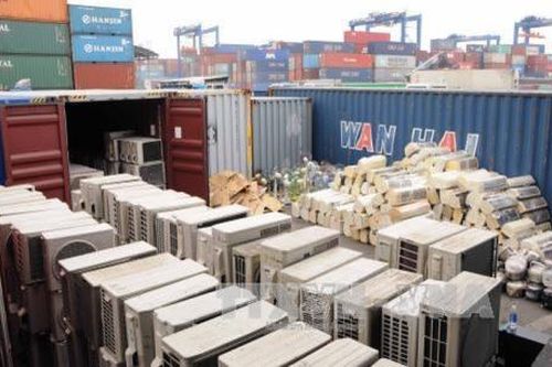 Mạnh tay xử lý container hàng phế liệu