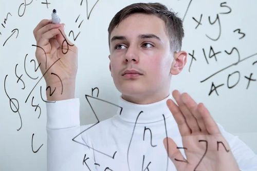Những thần đồng có IQ đỉnh nhất thế giới bị ghét nhiều hơn yêu