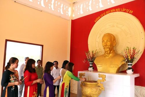 Đền thờ Bác Hồ nơi cực Nam Tổ quốc