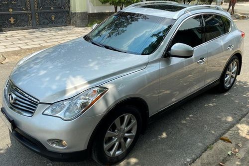 Xe sang Infiniti EX35 'hàng hiếm' chỉ 650 triệu ở Sài Gòn