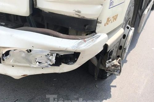 Ô tô nổ lốp sau khi tông vào xe máy, một người tử vong