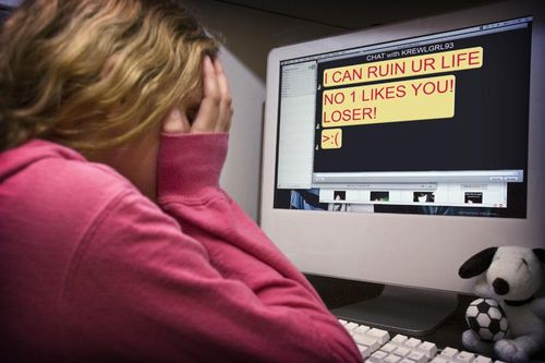 Phụ huynh đau đầu kiểm soát con sử dụng mạng xã hội