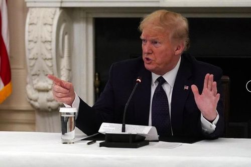 Ông Trump uống thuốc chống sốt rét hàng ngày để ngừa Covid-19